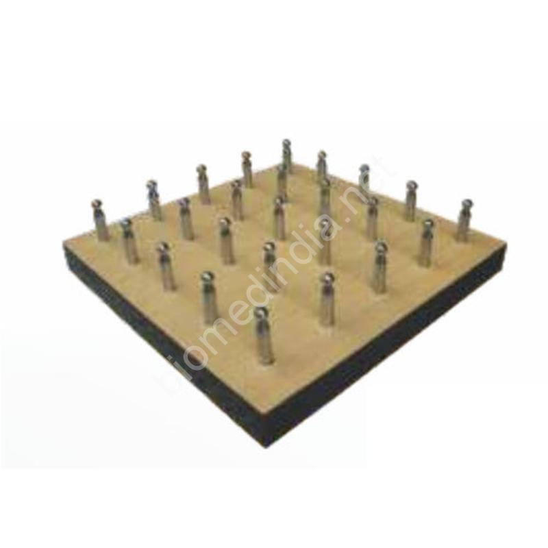 magnetic-checker-peg-board-500x500